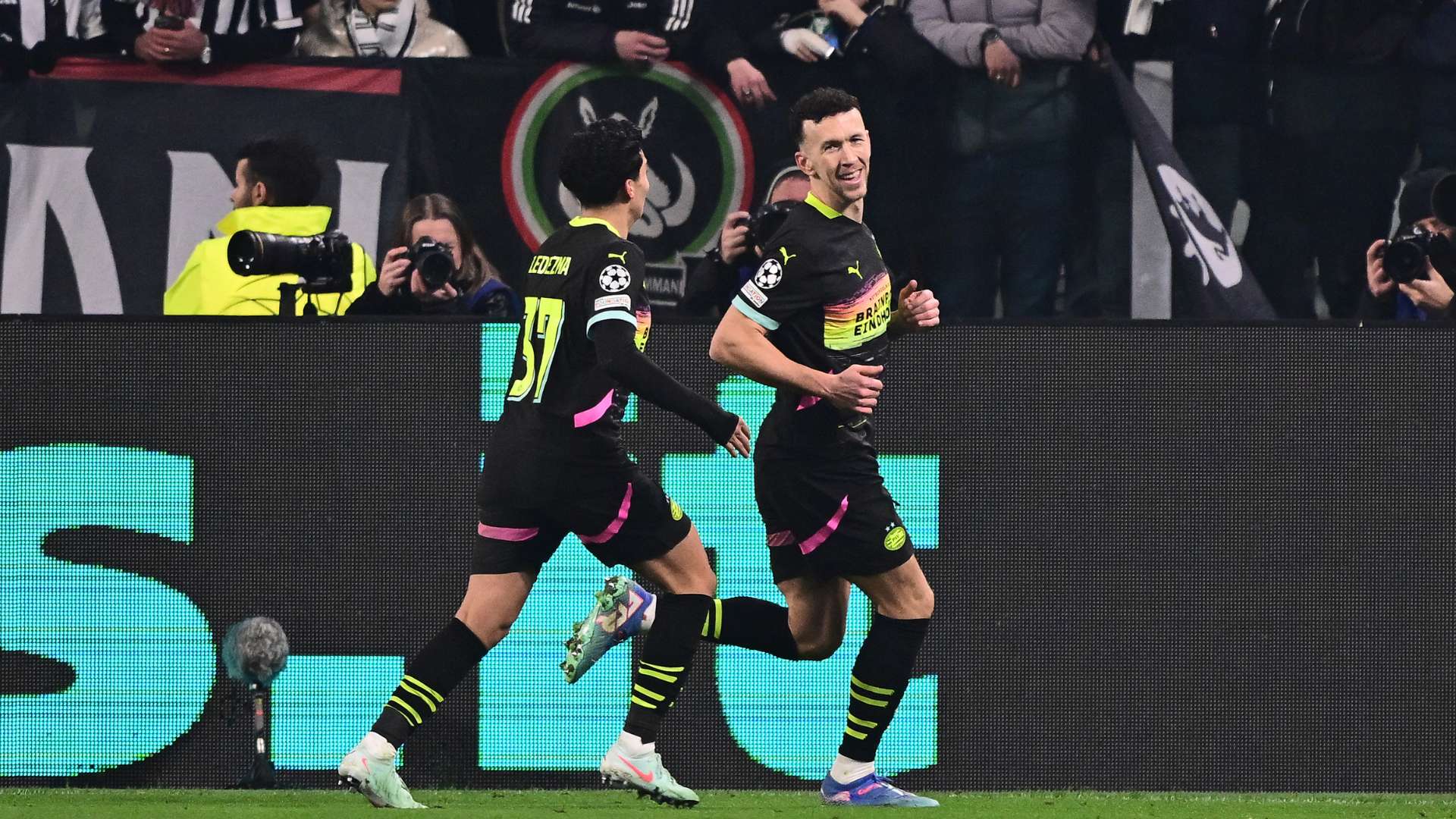 间有更紧密 间有更紧密